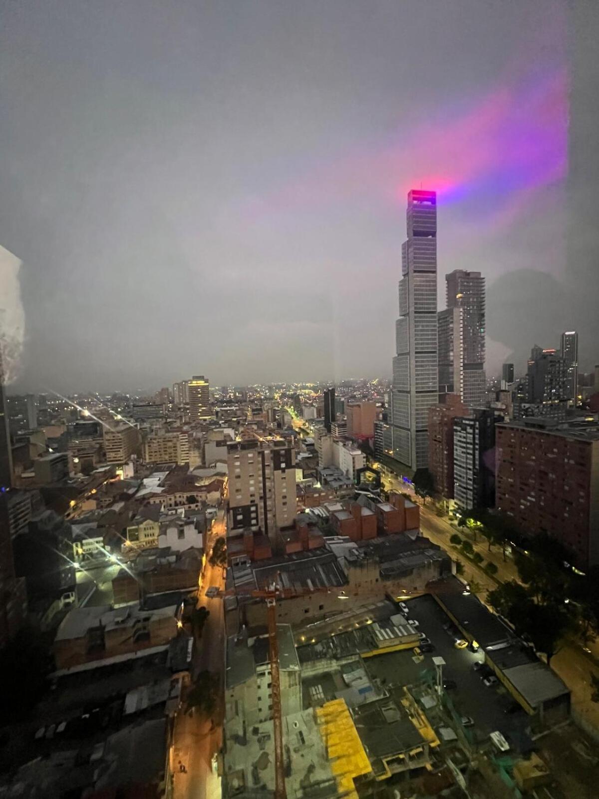 Amanecer En Nubes De Apartamento *